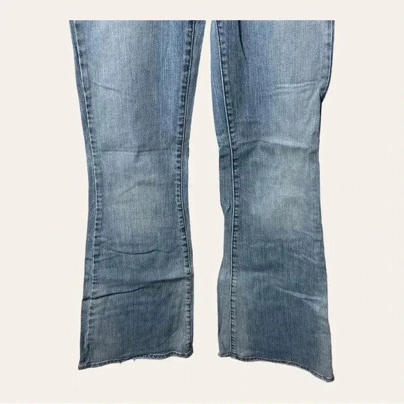 0825. SILVER JEANS DENIM JEANS FLARE LEG SIZE 27 LIGHT WASH DENIM IN COLOR - Picture 4 of 10